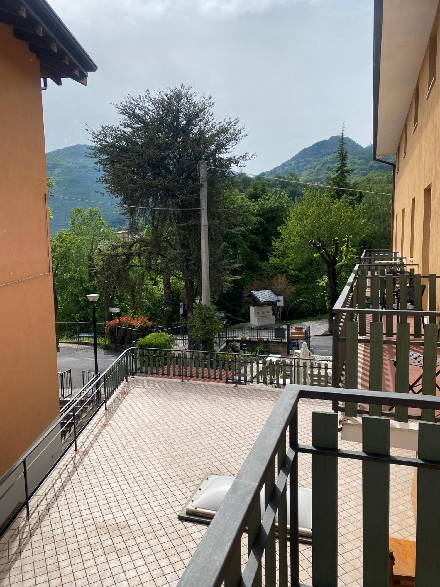 Ca' Ai Tigli Hotell Tignale Eksteriør bilde